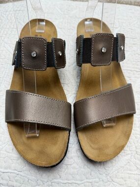 Women’s Casual Slide Sandals in Metallic Brown
